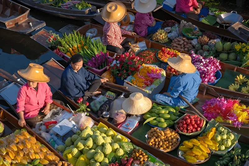 Chợ nổi Damnoen Saduak mang đến trải nghiệm thú vị