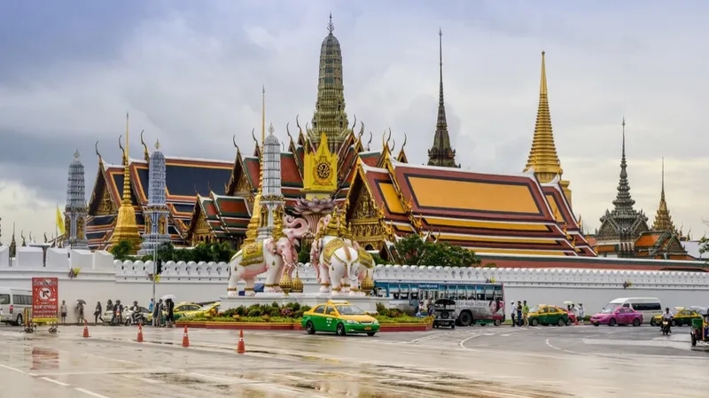 Khám phá vẻ đẹp cổ kính của Chùa Phật Ngọc