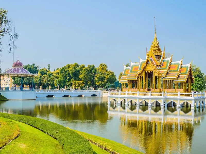 Cung điện Hoàng gia Bangkok mang vẻ đẹp nguy nga cổ kính