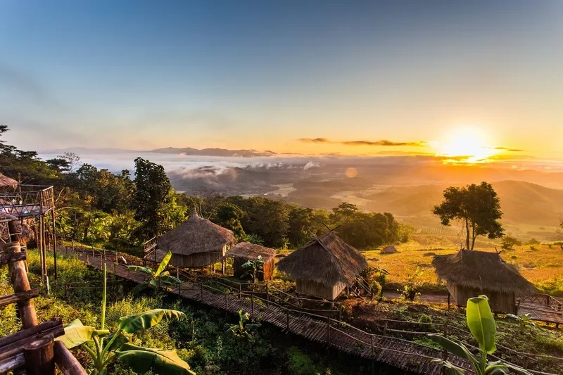 Đắm chìm giữa cảnh núi Tam Giác Vàng đẹp mê hồn