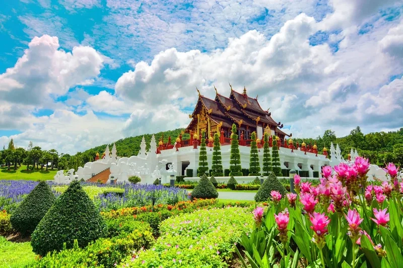 Khám phá kiến trúc tại Công viên Hoàng gia Rajapruek