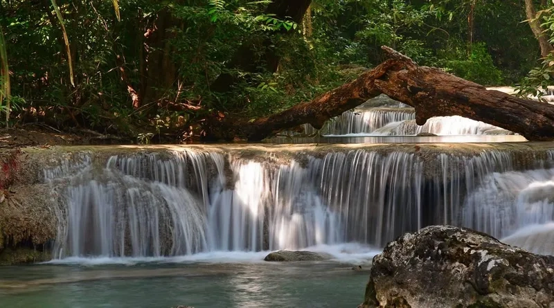 Thác Erawan mang đến cảm giác bình yên lạ thường