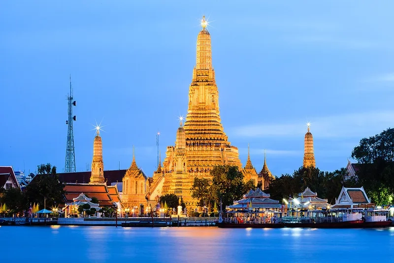 Chùa Wat Arun là biểu tượng kiến trúc Thái Lan