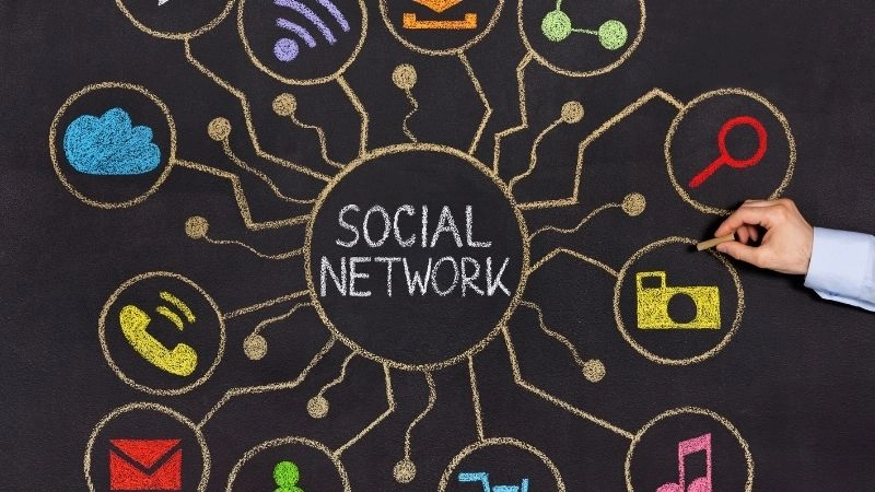 AI truyền thông và quản lý thông tin