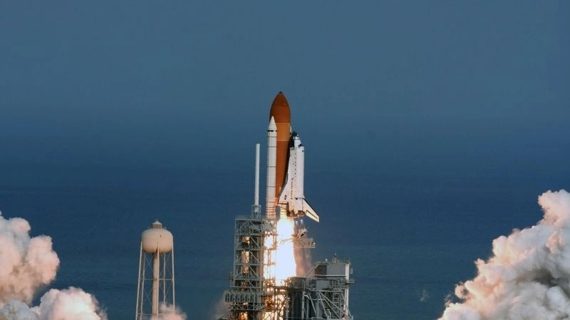 Hạ cánh tàu vũ trụ và khám phá không gian