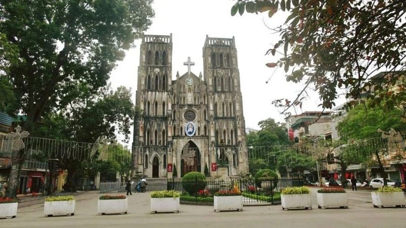 Quảng trường Nhà thờ Lớn là điểm tụ họp lý tưởng