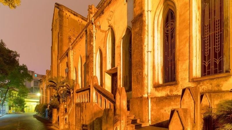 Khung cảnh Nhà Thờ Lớn Hà Nội đậm chất châu Âu xưa