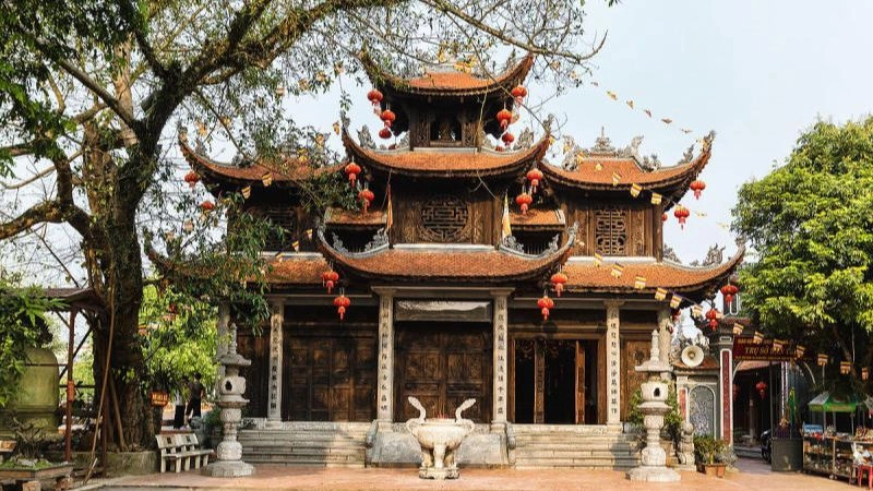 Hành hương chùa Tam Thanh ngập tràn cảm xúc thiêng liêng