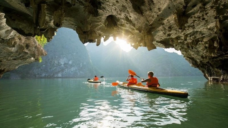 Vịnh Hạ Long là điểm đến mơ ước của du khách