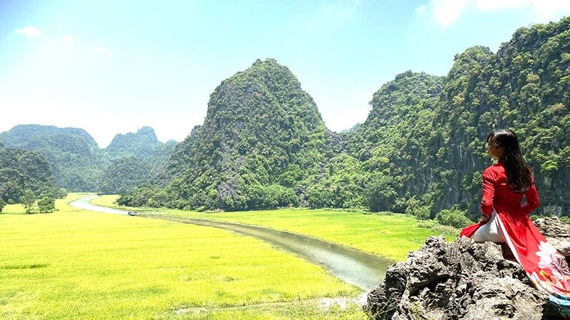 Một ngày an yên trôi nhẹ ở Tam Cốc Bích Động