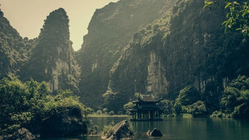 Vẻ đẹp yên ả ngập tràn khu du lịch Tràng An