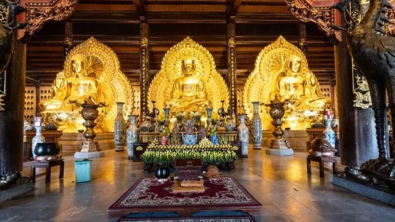 Chùa Bái Đính cổ kính vang vọng tiếng chuông thiêng