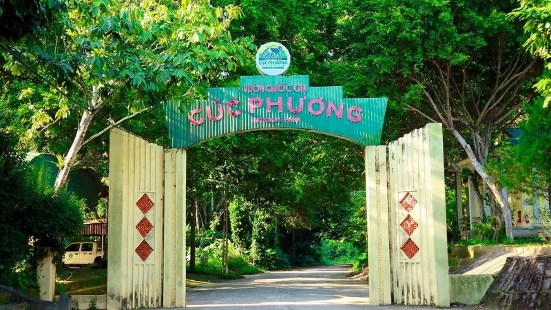 Vườn Quốc gia Cúc Phương thuộc vùng núi đá vôi với diện tích khoảng 22.200 ha