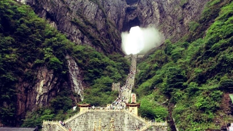 Quản Bạ mờ sương giữa Cổng Trời kỳ vĩ