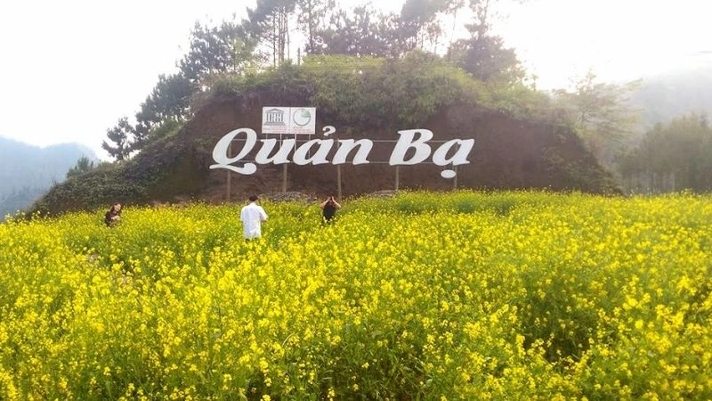 Cổng Trời Quản Bạ như dải lụa giữa tầng mây