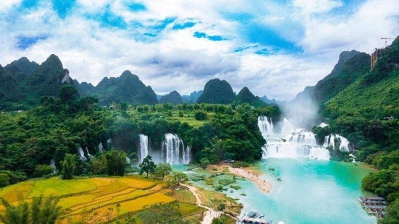 Chiêm ngưỡng thác Bản Giốc đẹp mê hoặc lòng người