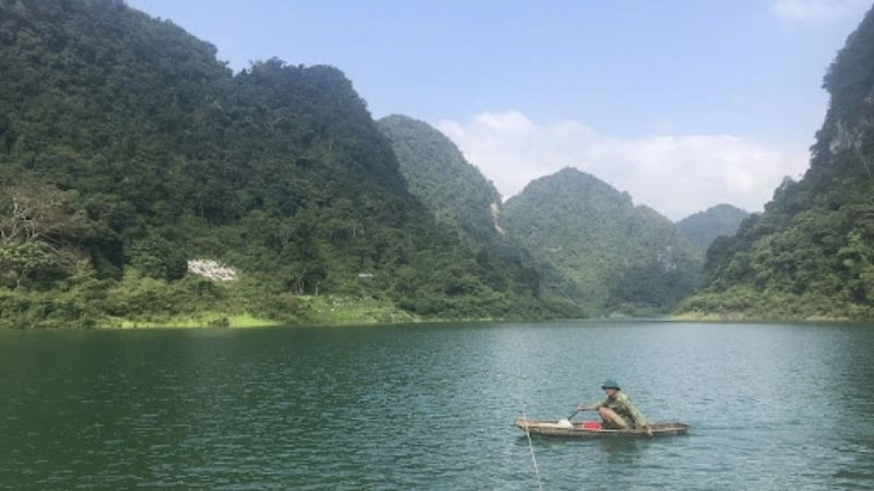 Vẻ đẹp Thang Hen dịu dàng như tranh thủy mặc