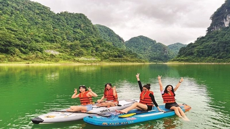 Thang Hen đẹp mê hoặc mỗi độ thu sang về