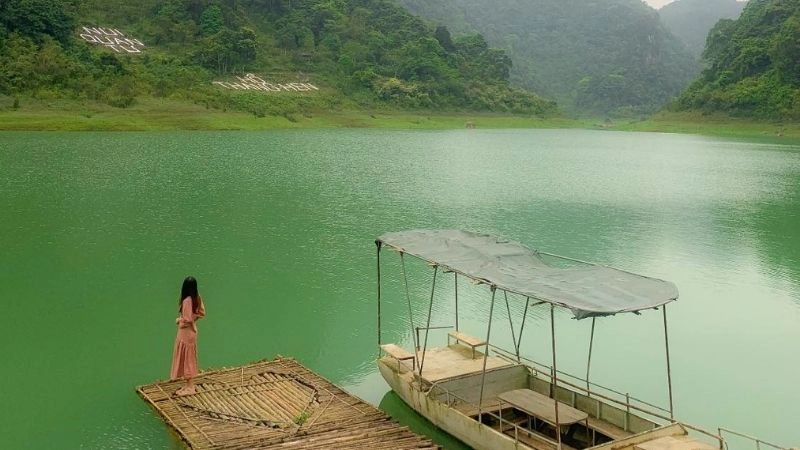 Thang Hen là viên ngọc xanh giữa đất trời biên cương