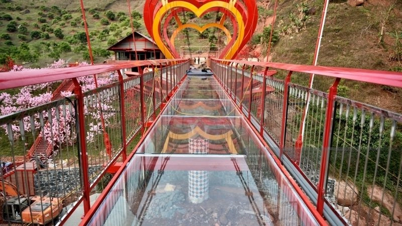 Thác Dải Yếm vẽ nên khung cảnh cổ tích