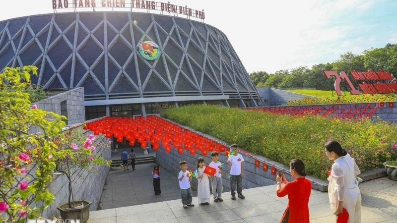 Trở về quá khứ với di tích Điện Biên Phủ hào hùng