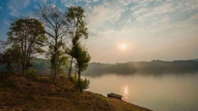 Hồ Pá Khoang mang vẻ đẹp hoang sơ quyến rũ