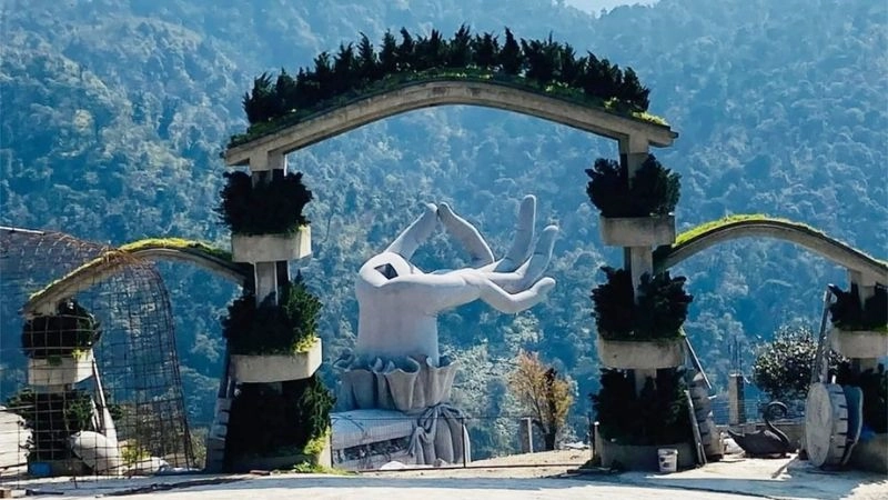 Thách thức tay lái trên đèo Ô Quy Hồ hiểm trở