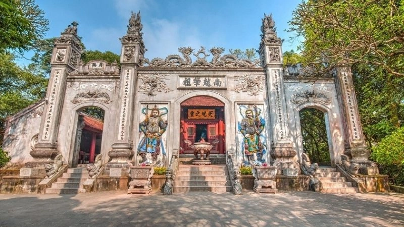 Thời điểm đẹp nhất để du lịch đền Hùng chính là vào dịp giỗ Tổ Hùng Vương