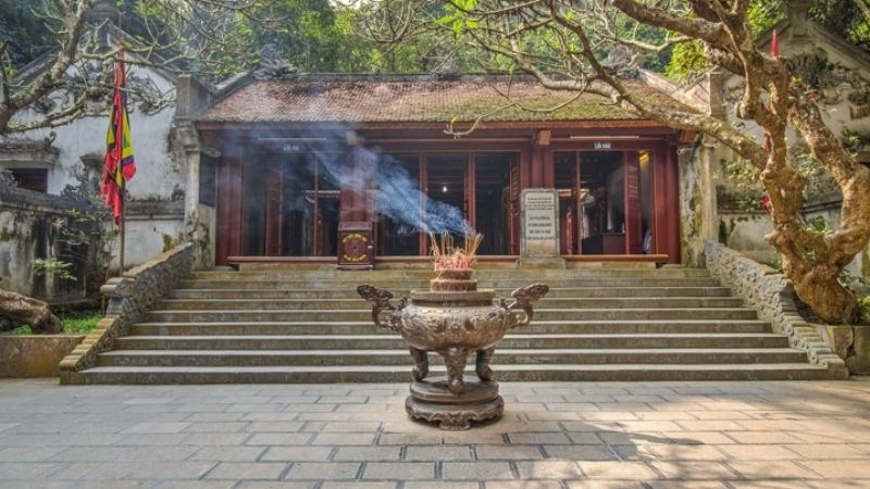 Chiêm bái đền Hùng giữa không gian huyền thoại