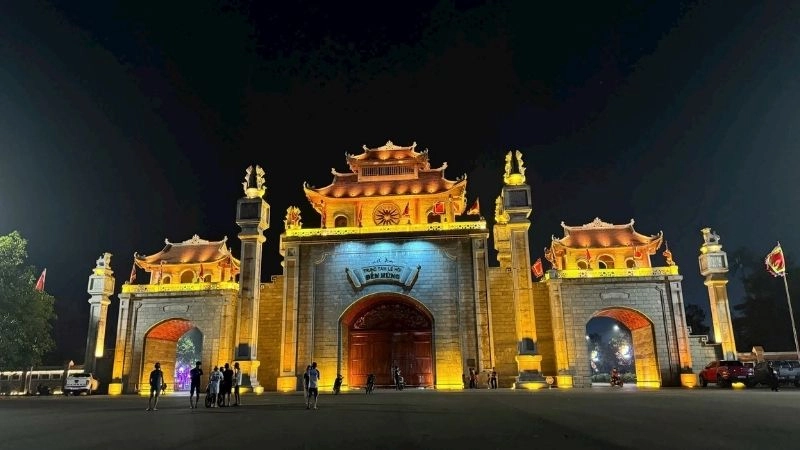 Trọn vẹn niềm tin khi về với đền Hùng