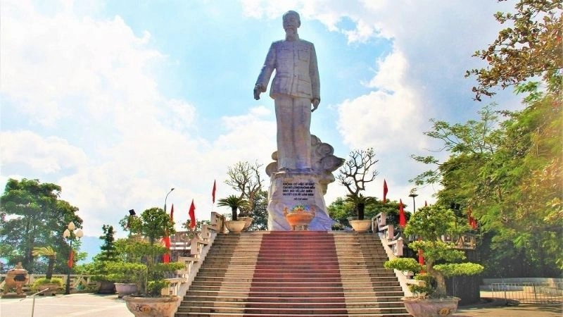 Sóng nước hồ Hòa Bình thì thầm chuyện cũ