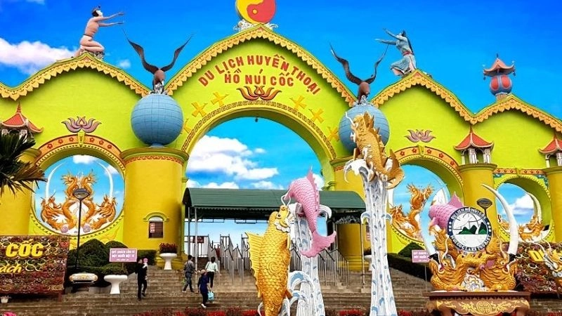 Về khu du lịch hồ Núi Cốc thư giãn cuối tuần