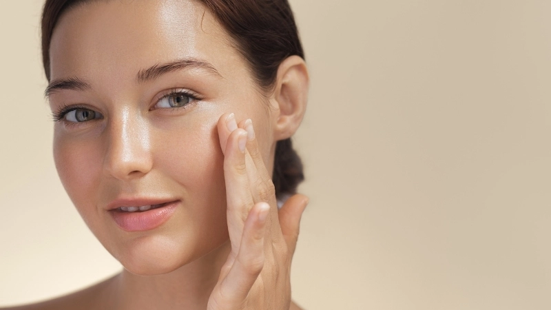 Da dầu thiếu nước sẽ tiết dầu nhiều hơn bình thường 