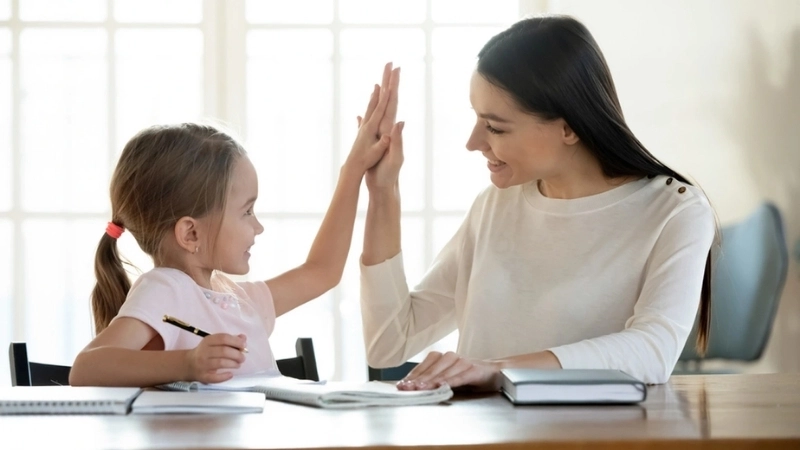 Lời khen là động lực tinh thần tuyệt vời đối với trẻ nhỏ