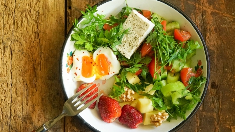 Bữa sáng giàu protein giúp bạn no lâu và tràn đầy năng lượng 