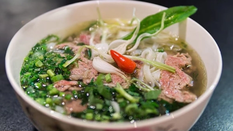 Phở bò từ lâu đã trở thành biểu tượng ẩm thực không thể thiếu trong văn hóa Việt Nam