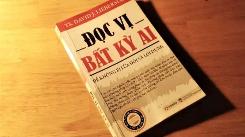  Đọc vị bất kỳ ai giúp bạn nhận diện cảm xúc, động cơ và suy nghĩ tiềm ẩn của người đối diện