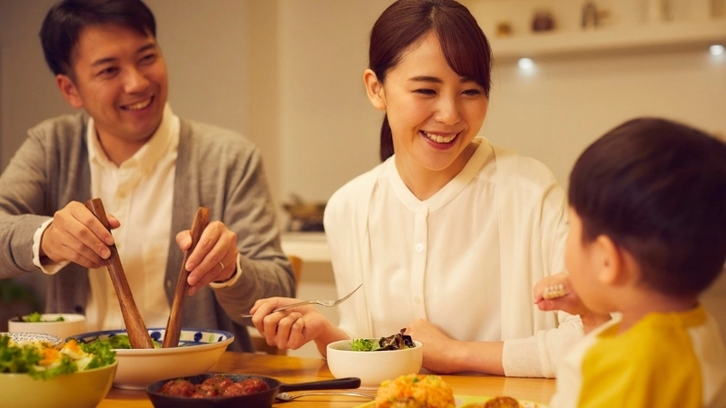 Làm sao để duy trì bữa tối gia đình trong xã hội bận rộn?