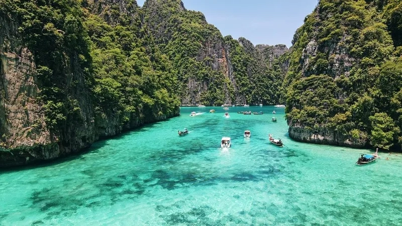 Vịnh Phang Nga làm say mê mọi tín đồ du lịch