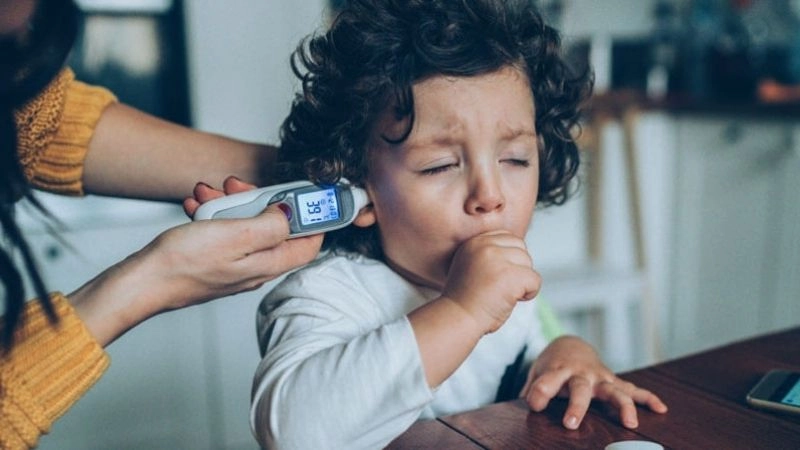 Sốt là hiện tượng nhiệt độ cơ thể tăng trong thời gian ngắn