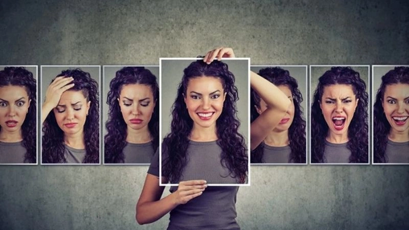 Triệu chứng giai đoạn hưng cảm cảm thấy phấn khích, bốc đồng, hưng phấn và tràn đầy năng lượng