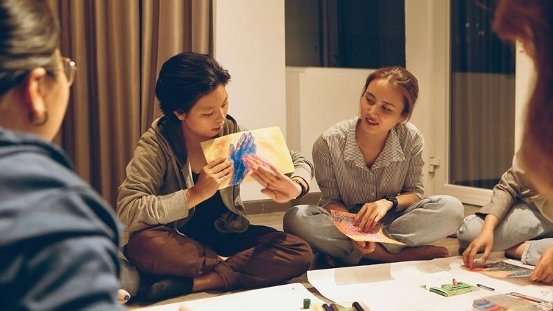 Liệu pháp nghệ thuật cho phép khách hàng tạm quên đi bất cứ điều gì đang làm phiền họ