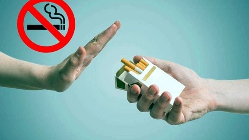 thuốc lá kể cả thuốc lá điện tử hay thuốc lá không khói là nicotine, một chất có khả năng làm tăng nguy cơ mắc xơ vữa động mạch