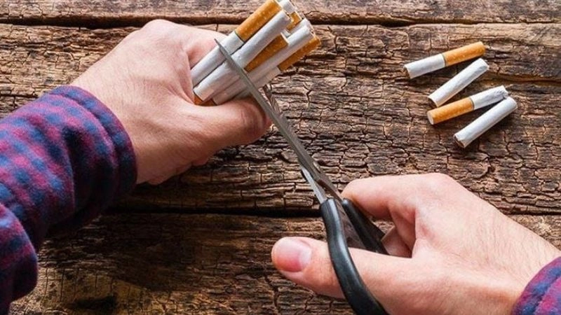 Bỏ thuốc lá là một bước quan trọng và gần như bắt buộc để giảm nguy cơ tái phát đau tim