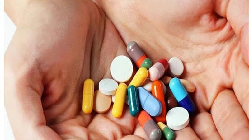 các loại thuốc điều trị bệnh trong dài hạn có thể thúc đẩy tác hại của rượu bia với gan