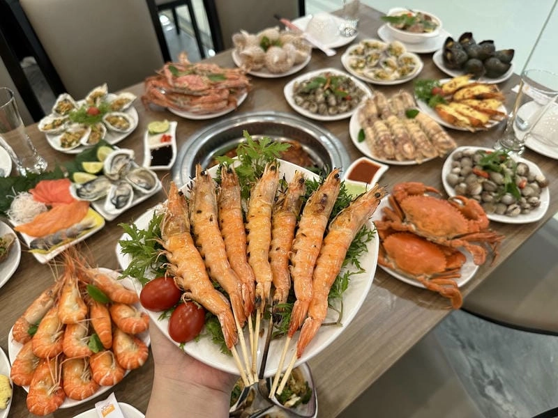 Ẩm thực miền Tây với món cá lóc nướng trui đặc sắc