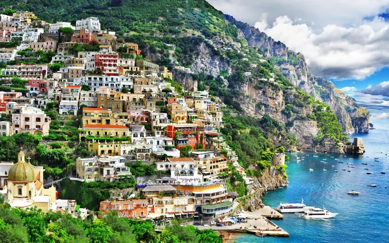 Amalfi Coast mang vẻ đẹp bình yên và thơ mộng