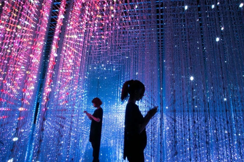 Vẻ đẹp lung linh của Ánh sáng ArtScience Museum về đêm