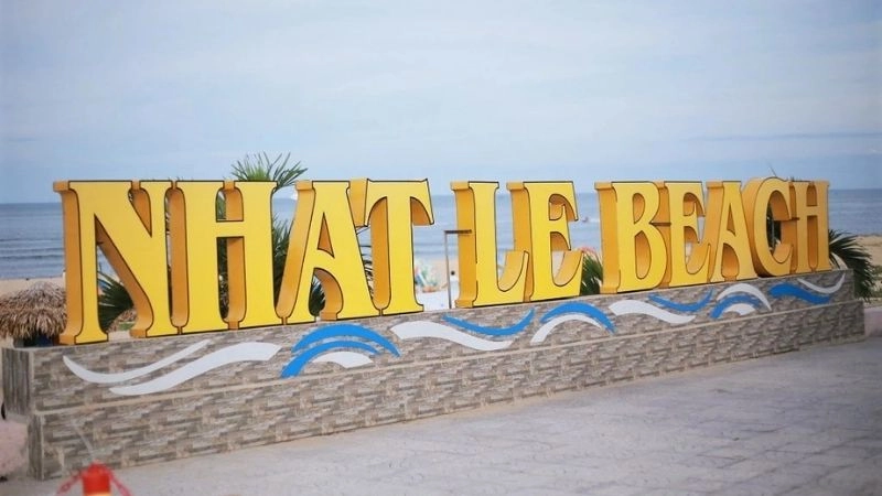 Du lịch Quảng Bình trải nghiệm biển Nhật Lệ