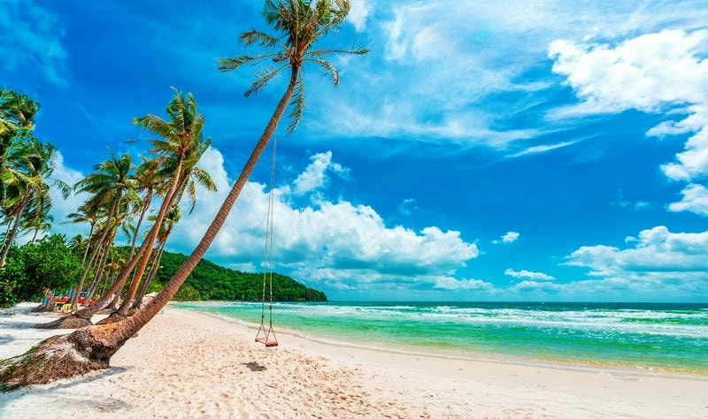 Nước biển trong xanh tại bãi Sao Phú Quốc